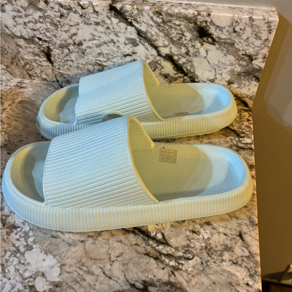 Amazon Light teal women’s slides, 10.5